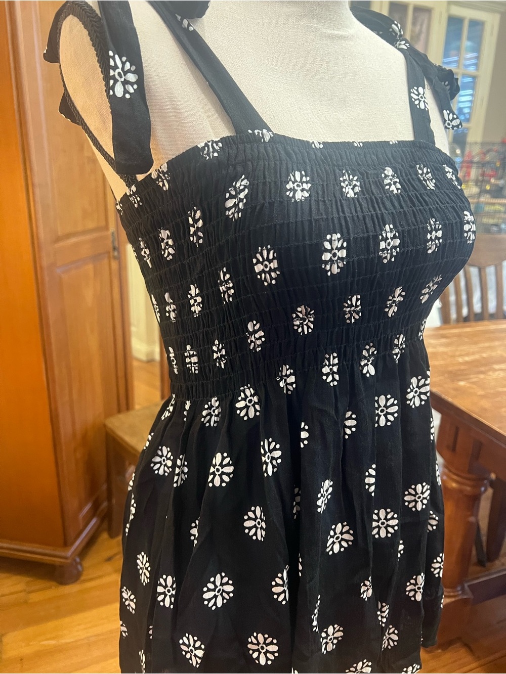 Black Floral Tie-Shoulder top - Picture 2 of 4